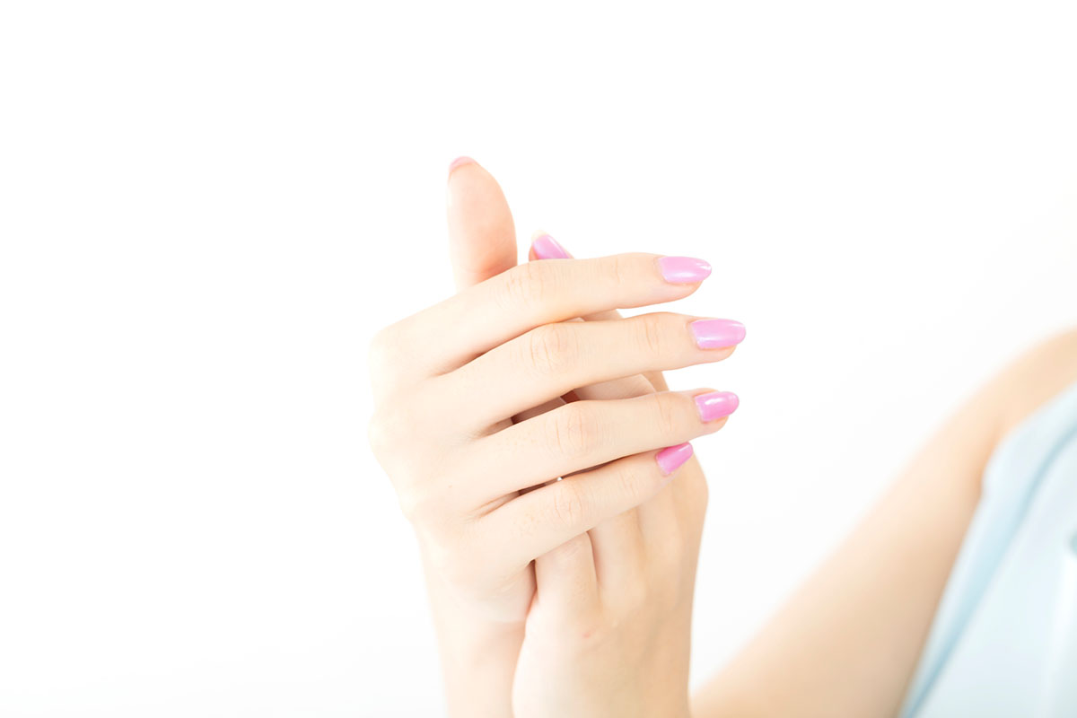 セルフネイルを長持ちさせたい方必見！マニキュアの持ちをよくするコツを公開