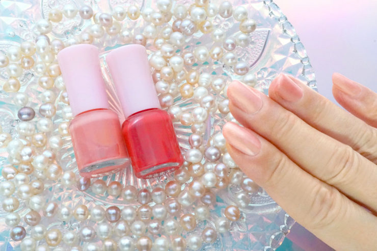 ポリッシュと指先の画像