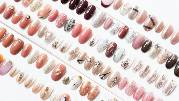 ネイルチップが画面いっぱいに並んだ画像