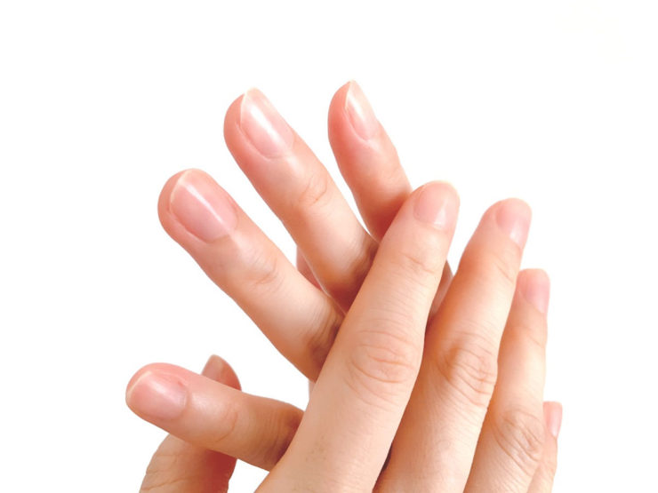 健康的な爪がうつっている画像