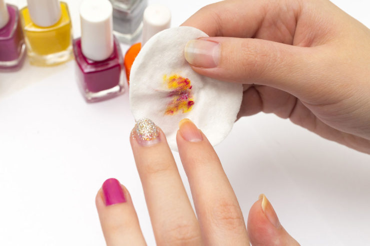 ポリッシュをオフしている画像