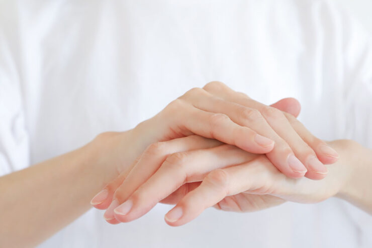 爪のケアをしているイメージ画像