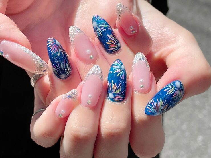 ガラスフレンチネイルの画像