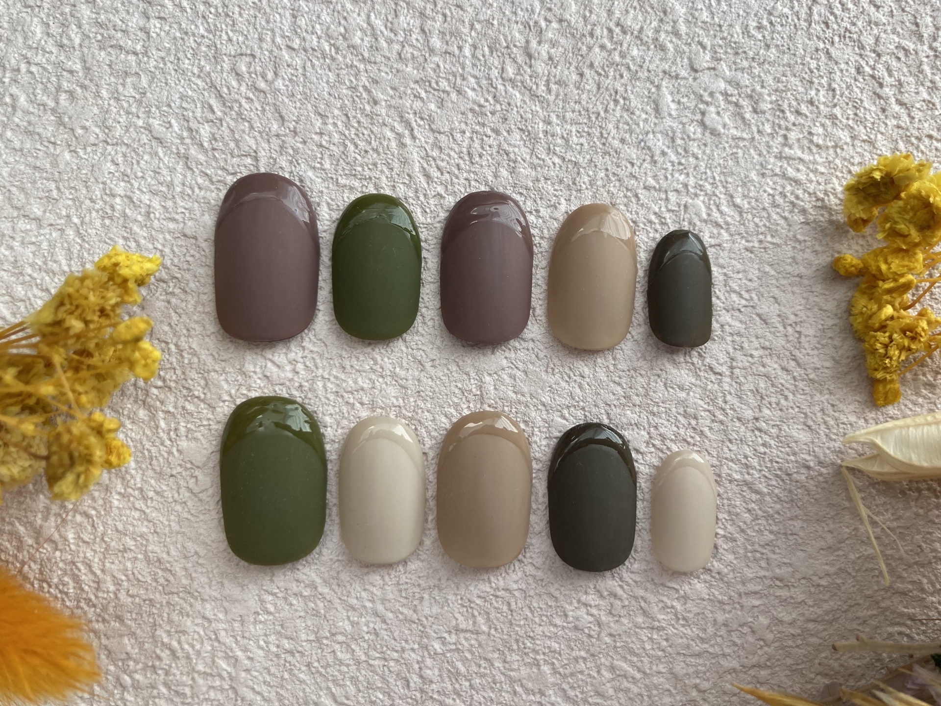 マットなメンズネイルチップの画像